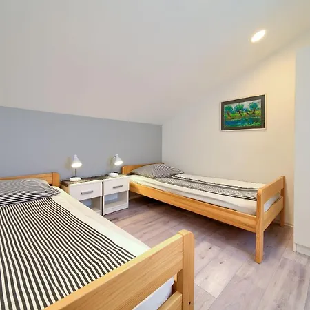 Milena By El-pi Tours * Njivice